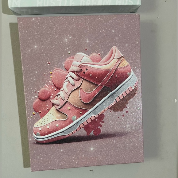 Room decor - Picture 1 of 1